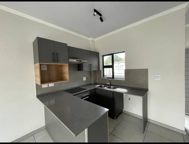 2 BEDROOM SECTIONAL TITLE FOR SALE IN RED HILL